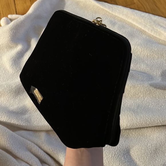 ✨GIORGIO ARMANI BRAND NEW MAKEUP BAG✨ - Picture 5 of 6